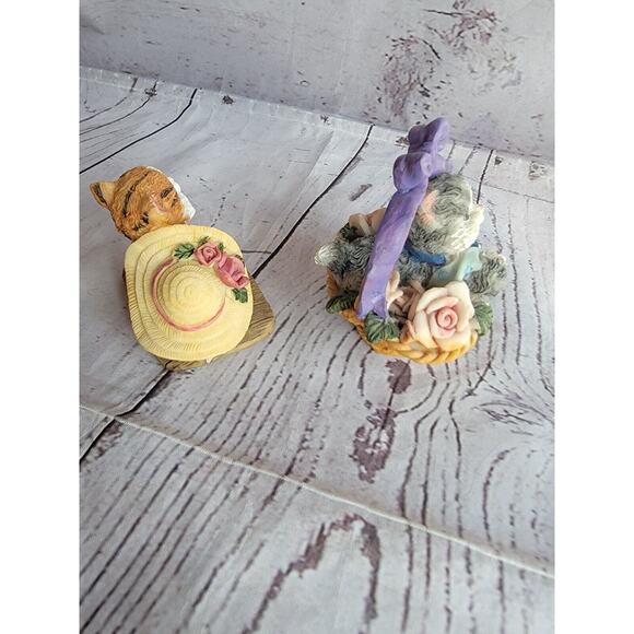 2 Kitty Resin Figures Gray Orange Tabby Cats knick Knacks In Basket Hat - Picture 4 of 9